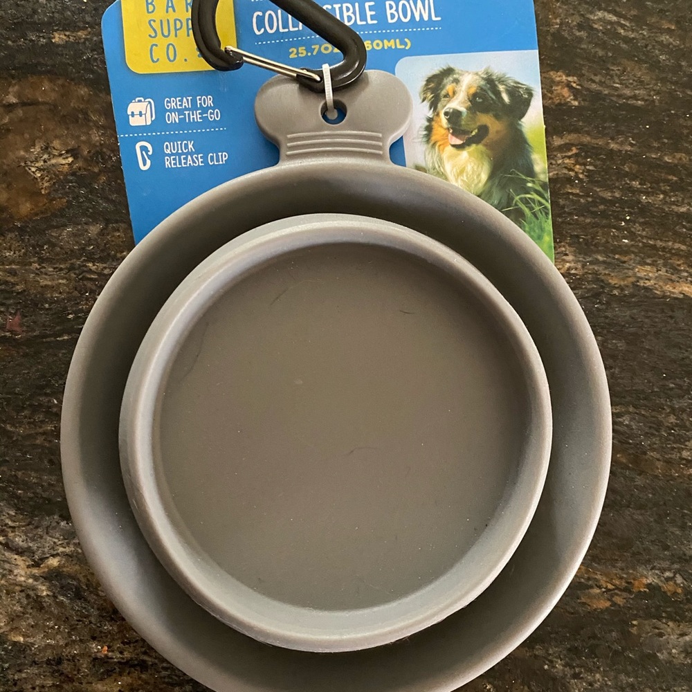 Collapsible bowl for pets.